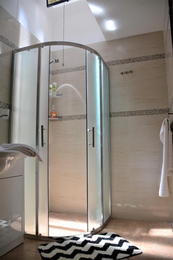 Private Room In Beautiful Home Монтевидео Экстерьер фото